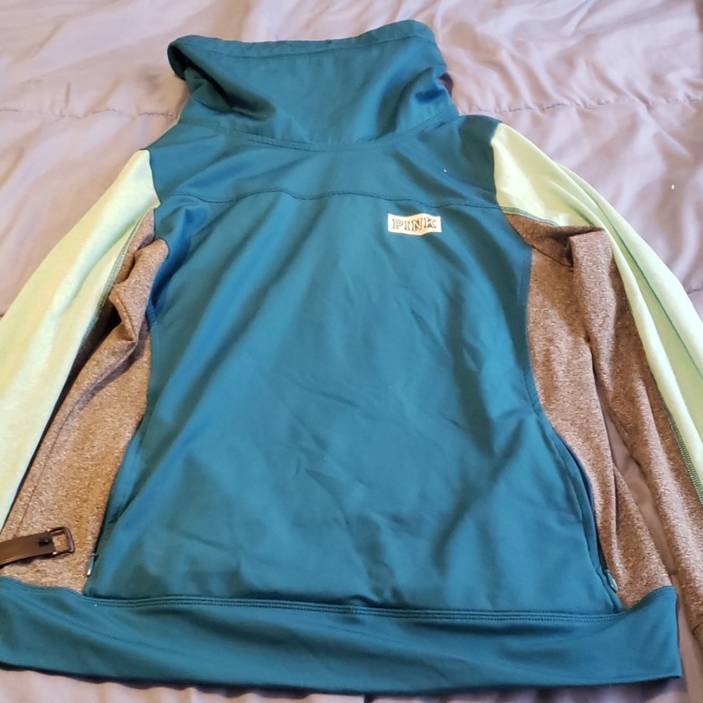 Pink ultimate jacket workout L